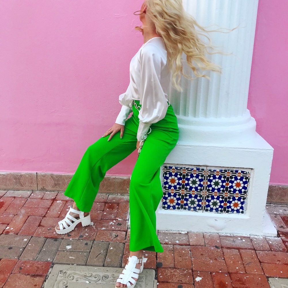 ☘️Vintage High Rise Bellbottom Pants 🍀